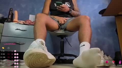 Snapshot of tom_brown12 chatting on 02.05.26 Tom online show from 02.05.26