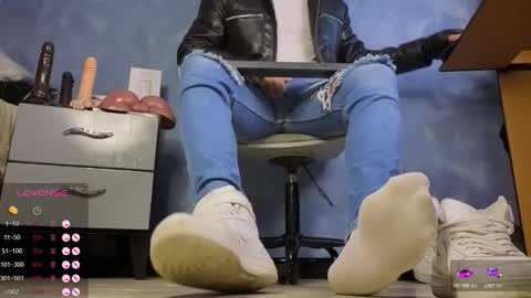 Snapshot of tom_brown12 chatting on 02.06.26 Tom online show from 02.06.26