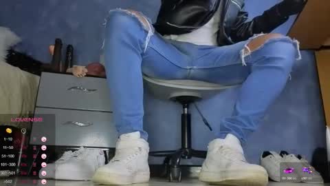 Snapshot of tom_brown12 chatting on 02.11.26 Tom online show from 02.11.26