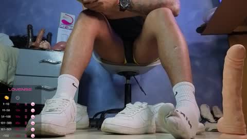 Snapshot of tom_brown12 chatting on 02.27.26 Tom online show from 02.27.26