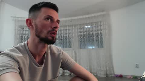 tom_michaelx online show from 10.02.25