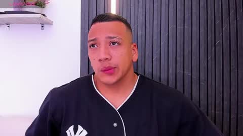 Tom muscle1 online show from 10.07.25