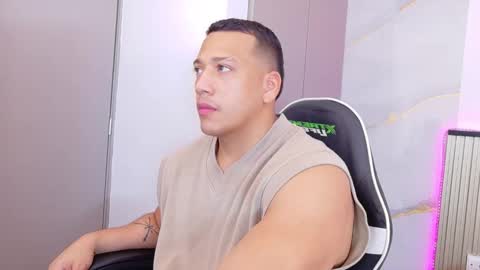 Tom muscle1 online show from 10.25.25