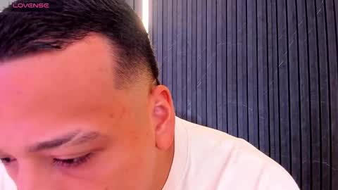 Tom muscle1 online show from 11.04.25