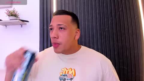 Tom muscle1 online show from 11.11.25