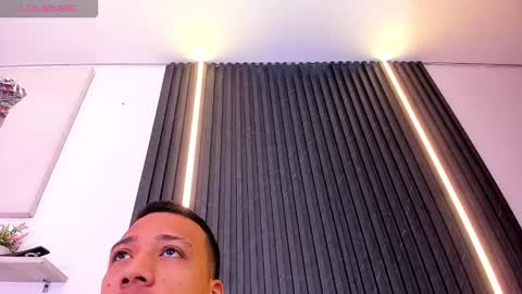 Tom muscle1 online show from 11.14.25