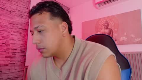 Tom muscle1 online show from 01.08.26