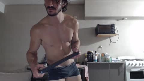 Snapshot of tom_show chatting on 03.01.25 tom_show online show from 03.01.25