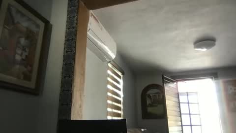 Snapshot of tomascausa chatting on 12.02.24 Hola online show from 12.02.24