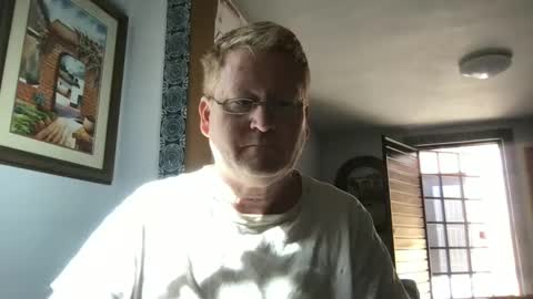 Snapshot of tomascausa chatting on 12.10.24 Hola online show from 12.10.24