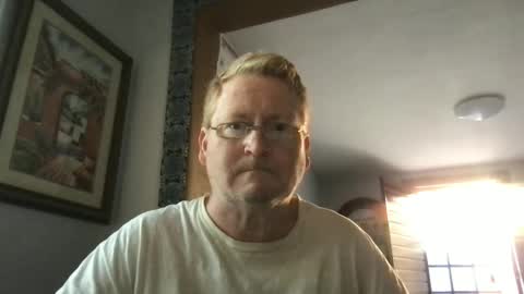 Snapshot of tomascausa chatting on 12.11.24 Hola online show from 12.11.24