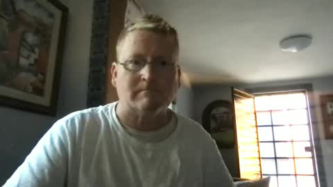 Snapshot of tomascausa chatting on 12.30.24 Hola online show from 12.30.24