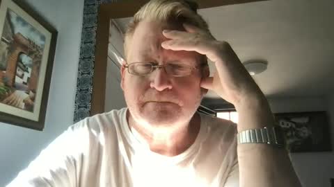 Snapshot of tomascausa chatting on 01.22.25 Hola online show from 01.22.25