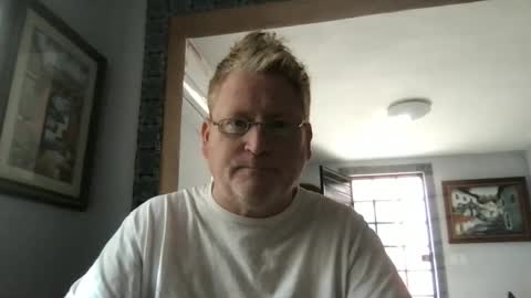 Snapshot of tomascausa chatting on 02.20.25 Hola online show from 02.20.25