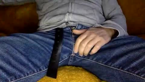 Snapshot of tombi125 chatting on 11.27.25 tombi125 online show from 11.27.25