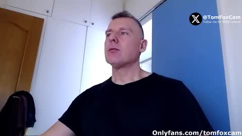 Snapshot of tomfoxcam chatting on 11.01.25 Tom Fox online show from 11.01.25
