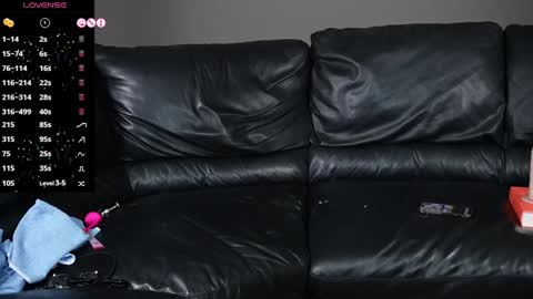 Snapshot of tomimichelle chatting on 01.06.25 Tomi Michelle online show from 01.06.25