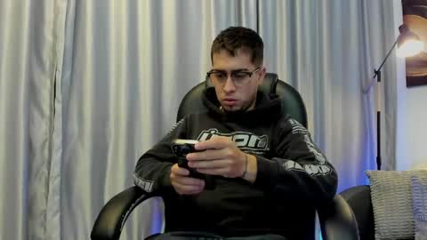 Tomas online show from 04.21.26