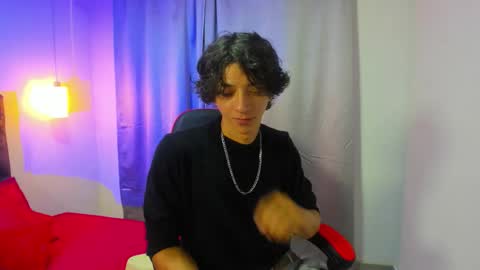 Snapshot of tommy_belline chatting on 10.08.25 TOMMY BELLINE online show from 10.08.25