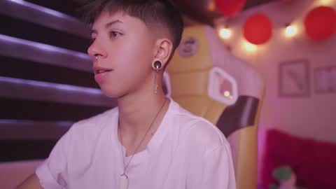 Snapshot of tommy_blue1 chatting on 02.18.25 Blue  online show from 02.18.25