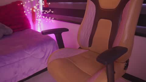 Snapshot of tommy_blue1 chatting on 02.27.25 Blue  online show from 02.27.25