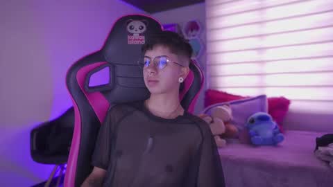 Snapshot of tommy_blue1 chatting on 03.11.25 Blue  online show from 03.11.25