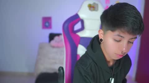 Snapshot of tommy_blue1 chatting on 09.19.25 Blue  online show from 09.19.25