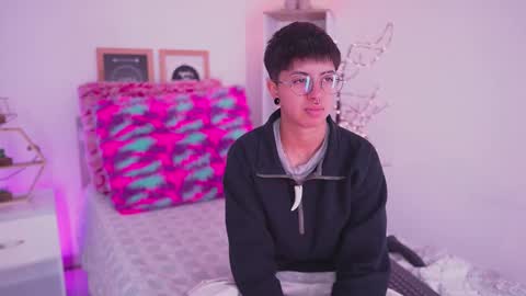 Snapshot of tommy_blue1 chatting on 09.24.25 Blue  online show from 09.24.25