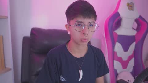 Snapshot of tommy_blue1 chatting on 10.11.25 Blue  online show from 10.11.25