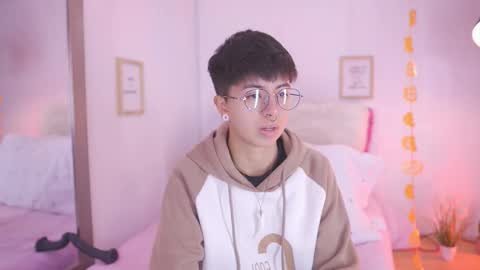 Snapshot of tommy_blue1 chatting on 10.22.25 Blue  online show from 10.22.25