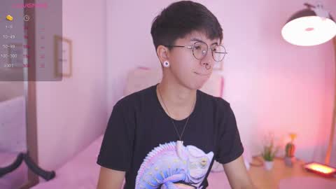 Snapshot of tommy_blue1 chatting on 10.27.25 Blue  online show from 10.27.25