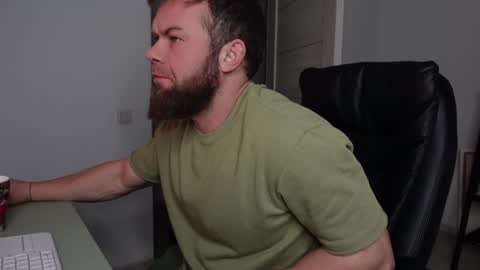 Snapshot of tommy_burnzzz chatting on 01.06.25 tommy burnzzz online show from 01.06.25