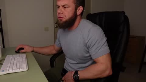 Snapshot of tommy_burnzzz chatting on 01.07.25 tommy burnzzz online show from 01.07.25