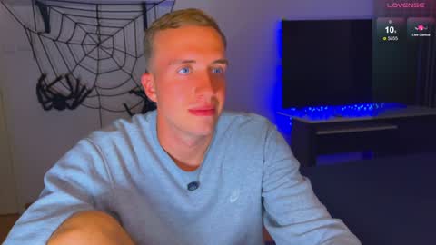 Snapshot of tommy_cumfinger chatting on 12.08.24 Tommy online show from 12.08.24