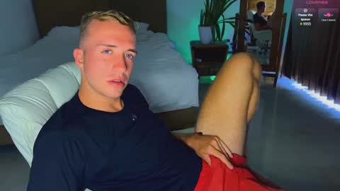 Snapshot of tommy_cumfinger chatting on 03.12.26 Tommy online show from 03.12.26