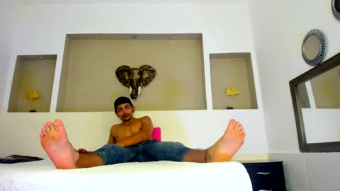 Snapshot of tommy_kurtt chatting on 11.07.25 Tommy online show from 11.07.25