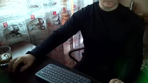 Tommi Li online show from 01.04.25