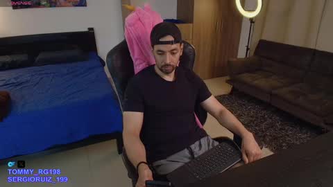 tommy_raym0ndg online show from 04.22.26