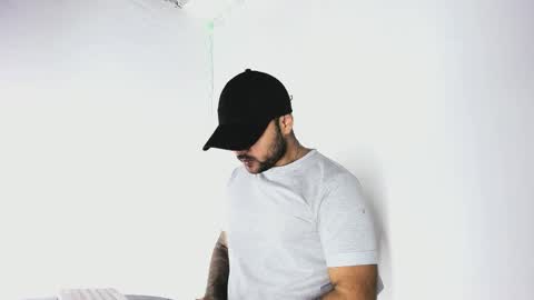 tommy_sccott online show from 10.11.25