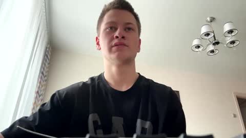 Snapshot of tommy_shak chatting on 02.20.25 Tommy Shak online show from 02.20.25