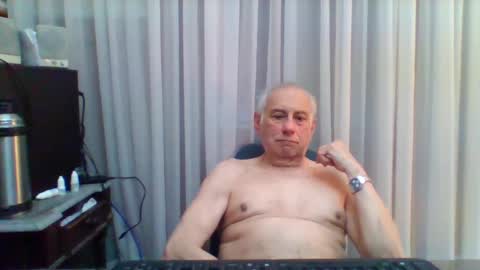 Snapshot of tommylecock chatting on 10.08.25 tommylecock online show from 10.08.25