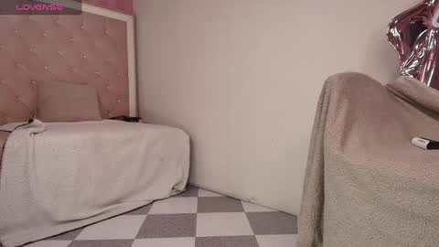 leyla  online show from 02.08.25