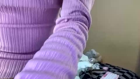 leyla  online show from 02.18.25