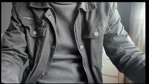 Snapshot of tomtotal chatting on 10.24.25 Tom online show from 10.24.25