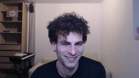 Snapshot of tomyhartman chatting on 12.18.24 tomyhartman online show from 12.18.24