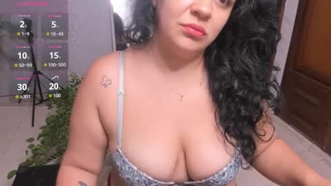 lady blue online show from 11.22.25