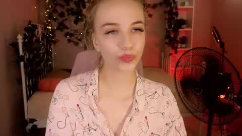 Snapshot of toni_ray chatting on 07.13.26 Tony online show from 07.13.26