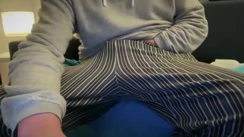 Snapshot of tonisun chatting on 01.25.25 tonisun online show from 01.25.25