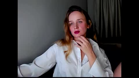 Snapshot of tony_and_alice chatting on 12.21.25 Tony and Alice online show from 12.21.25