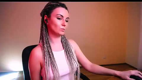 Snapshot of too_beautiful chatting on 03.24.26 Elizabeth online show from 03.24.26